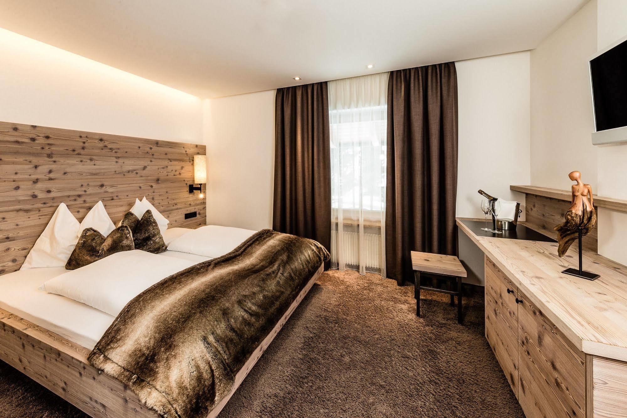סלבה די ואל גרדנה Arthotel Anterleghes - Gardenahotels מראה חיצוני תמונה